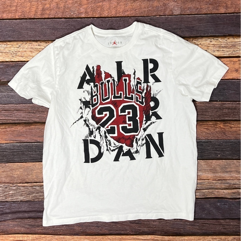 Air Jordan Michael Jordan Chicago Bulls NBA Basketball Crewneck Sports Tee